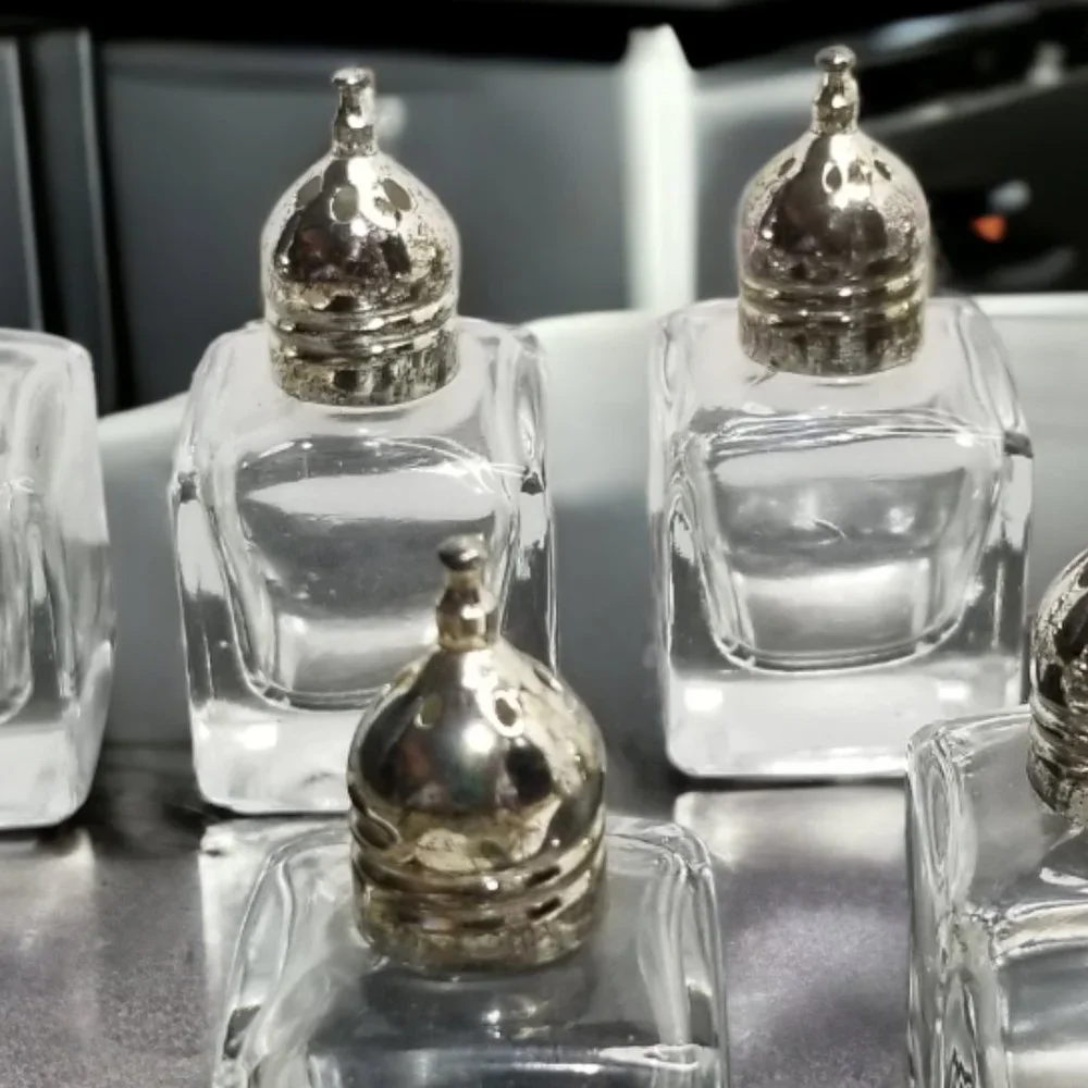 "Vintage Glass Mini Salt & Pepper Shakers w/ Silver Tops  Original Box Set-6 - Picture 5 of 11